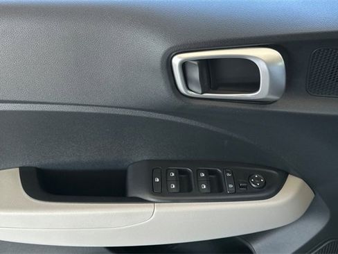 New 2025 Hyundai Venue SEL image 8