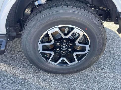 New 2025 Ford Bronco Outer Banks image 4