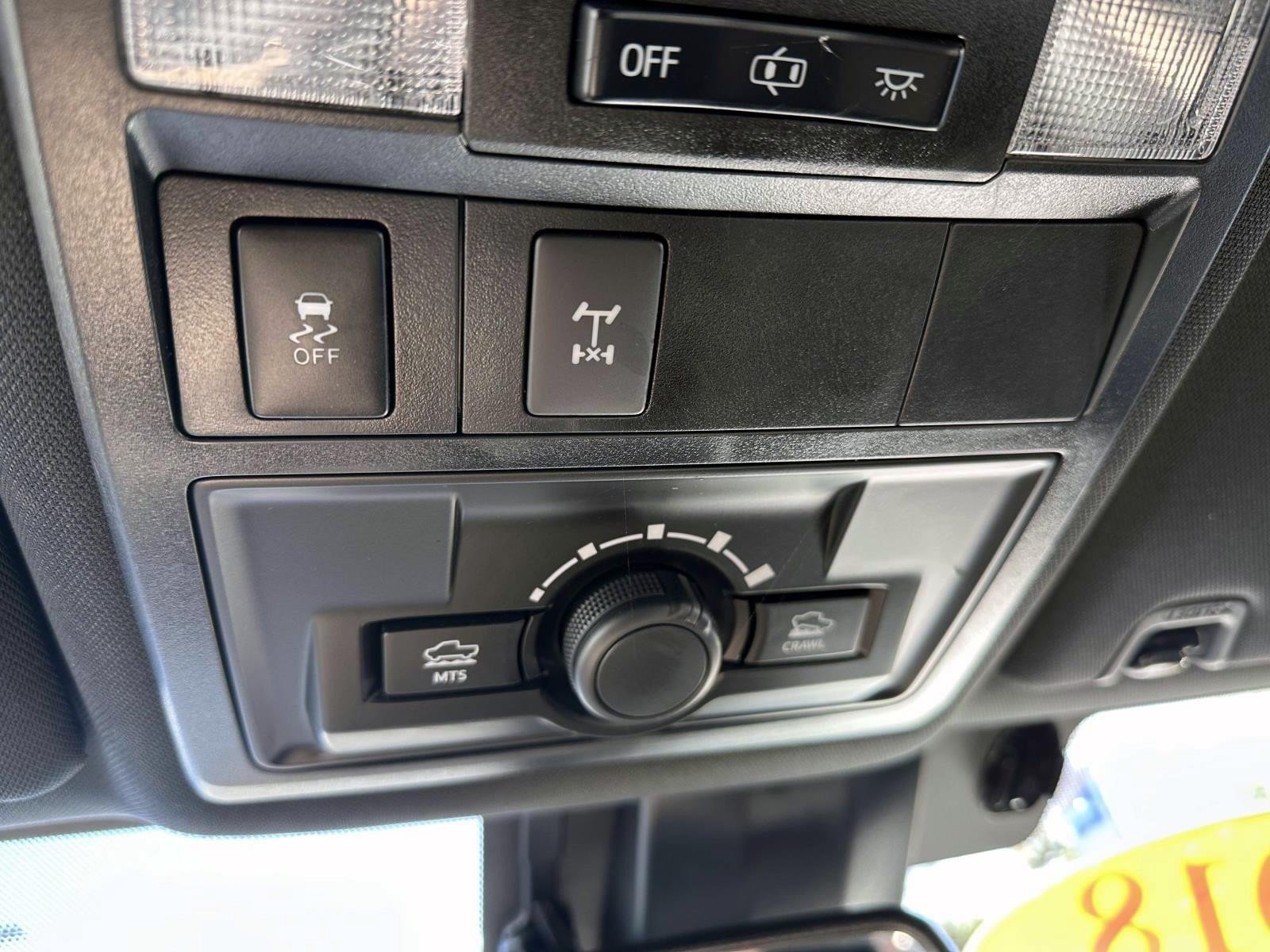 Used 2018 Toyota Tacoma TRD Off-Road AWD/4WD image 28