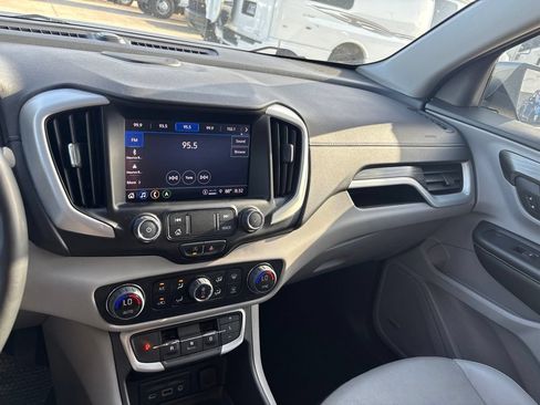 Used 2023 GMC Terrain SLT w/ Infotainment Package II FWD image 13