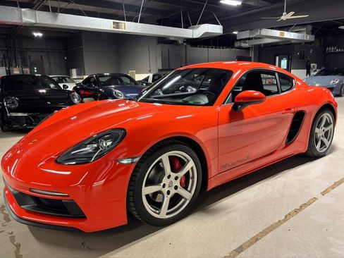 Used 2018 Porsche 718 Cayman S RWD image 7