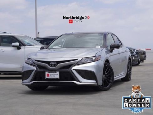 Used 2024 Toyota Camry XSE FWD image 4