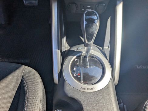 Used 2015 Hyundai Veloster image 13