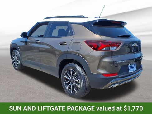 Certified 2022 Chevrolet TrailBlazer ACTIV w/ Sun and Liftgate Package FWD image 3