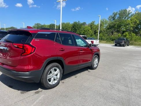 Used 2020 GMC Terrain SLE w/ Driver Convenience Package FWD image 2