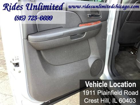 Used 2013 Chevrolet Suburban LT w/ Luxury Package AWD/4WD image 21