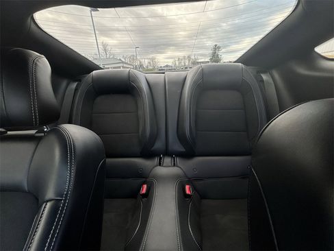 Used 2016 Ford Mustang Shelby GT350 w/ Technology Package image 28