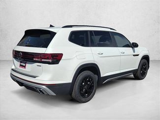 New 2026 Volkswagen Atlas Peak Edition video 2