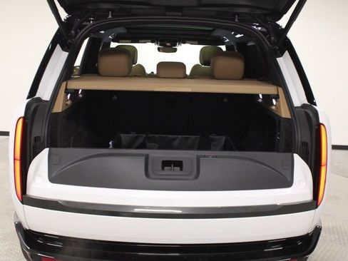 Used 2025 Land Rover Range Rover SE AWD/4WD image 39