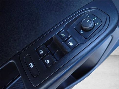 Used 2022 Volkswagen Taos SEL w/ Panoramic Sunroof Package image 15