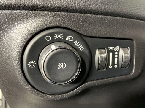 Used 2020 Jeep Compass Trailhawk image 9