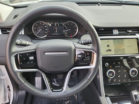 Used 2023 Land Rover Discovery Sport SE image 28