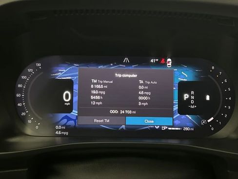 Certified 2023 Volvo XC40 B5 Plus w/ Driver Assist Package image 15