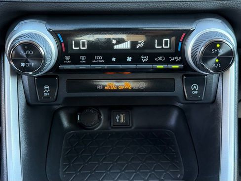 Used 2023 Toyota RAV4 XLE Premium image 27