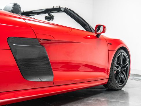 Used 2014 Audi R8 V10 image 35