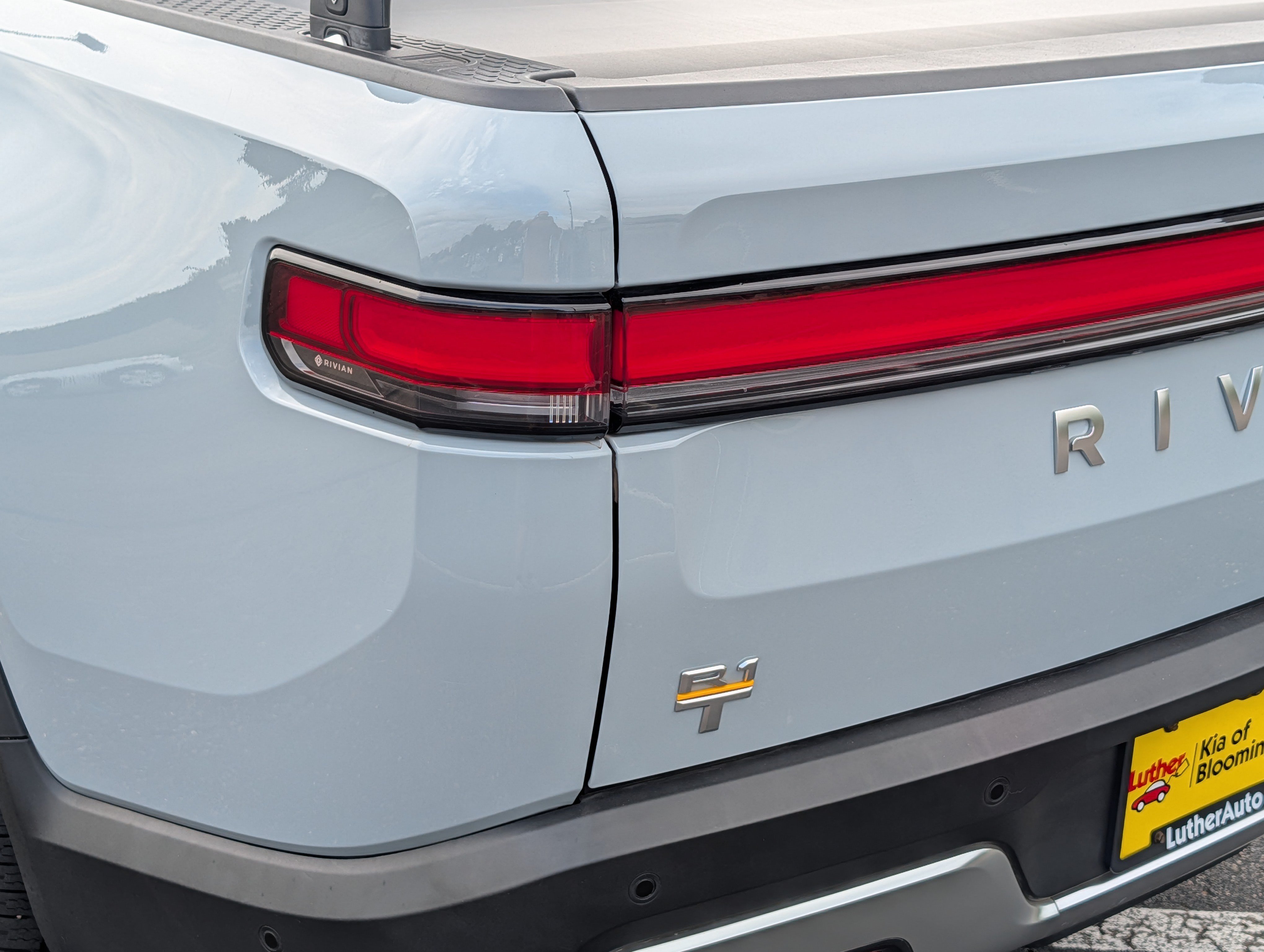 Used 2022 Rivian R1T Adventure AWD/4WD image 17