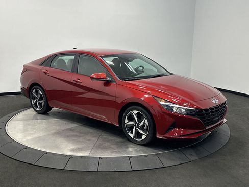 Certified 2023 Hyundai Elantra SEL w/ Convenience Package FWD image 2
