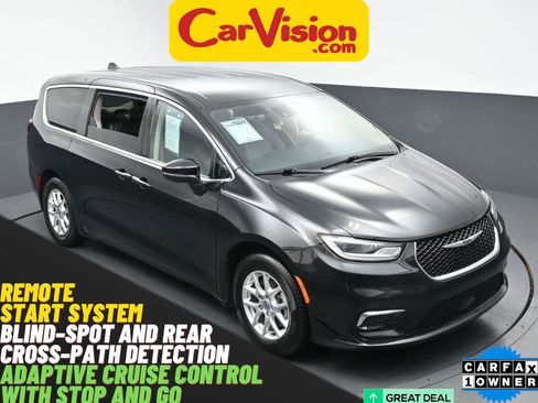 Used 2023 Chrysler Pacifica Touring-L FWD image 1