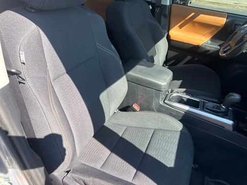 Used 2019 Toyota Tacoma SR5 RWD image 17