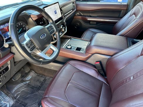 Used 2023 Ford Expedition Limited RWD image 11