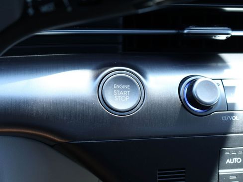 Used 2025 Hyundai Kona SEL image 25