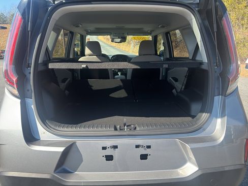 Used 2023 Kia Soul EX image 12