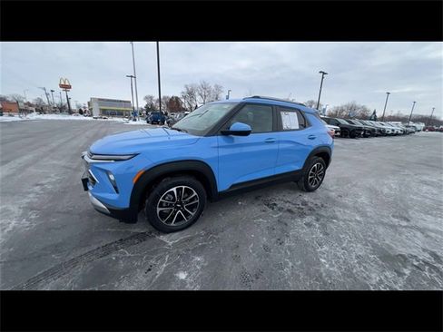 Used 2024 Chevrolet TrailBlazer LT w/ LT Cold Weather Package image 4