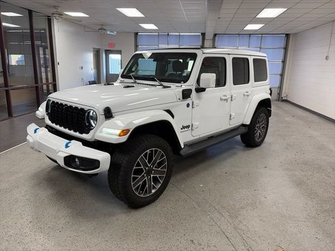 Used 2024 Jeep Wrangler High Altitude AWD/4WD image 4