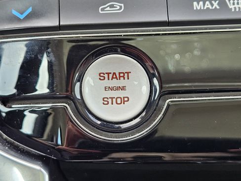 Used 2017 Jaguar XF Prestige image 23