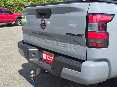 Used 2023 Nissan Frontier PRO-4X w/ Pro-4X Premium Package AWD/4WD image 13