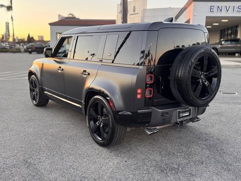 Used 2022 Land Rover Defender 110 V8 image 10