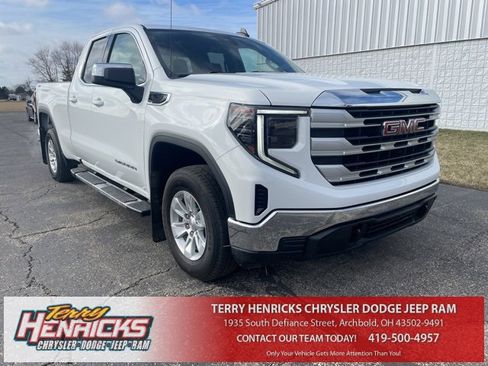 Used 2023 GMC Sierra 1500 SLE image 1