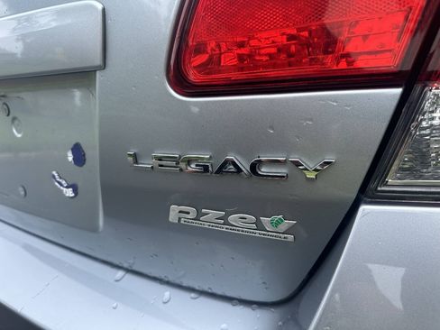 Used 2013 Subaru Legacy 2.5i Premium w/ All-Weather Pkg AWD/4WD image 8