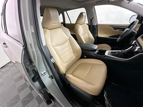 Used 2023 Toyota RAV4 XLE Premium FWD image 27
