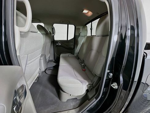 Used 2020 Nissan Frontier SV w/ Midnight Edition Floor Mats image 23