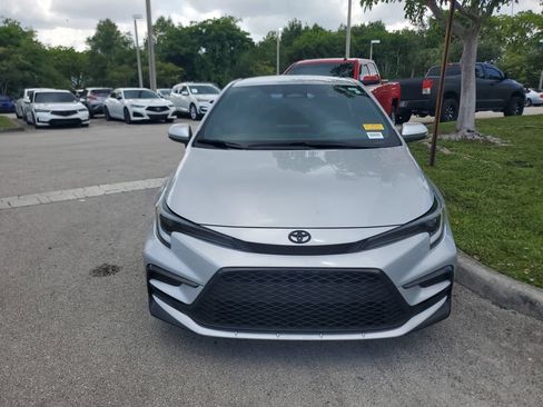 Used 2024 Toyota Corolla SE FWD image 2