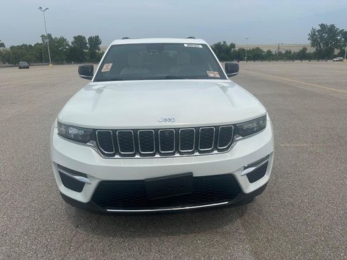 Used 2022 Jeep Grand Cherokee Limited 4xe w/ Luxury Tech Group II AWD/4WD image 9