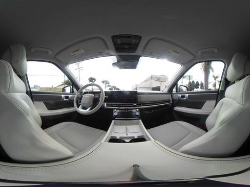 Used 2025 Hyundai Santa Fe SEL FWD image 45