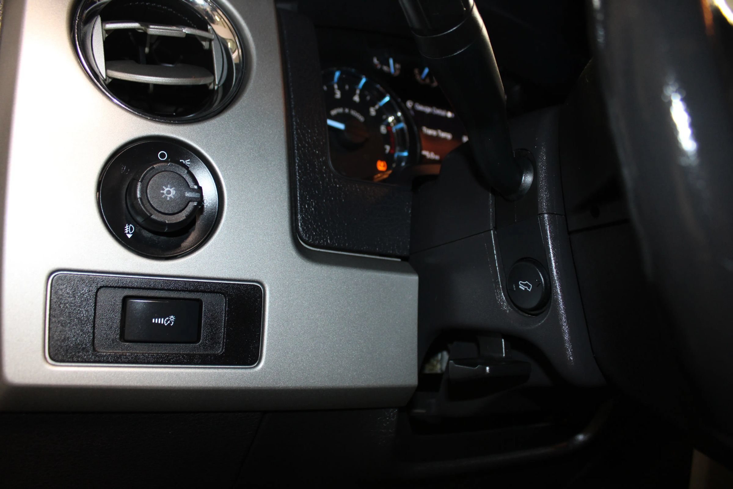 Used 2011 Ford F150 FX4 w/ FX Luxury Pkg AWD/4WD image 23