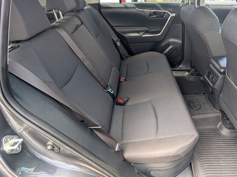 Used 2025 Toyota RAV4 LE AWD/4WD image 5