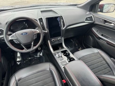 Certified 2024 Ford Edge ST-Line AWD/4WD image 11