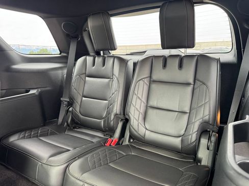 Used 2018 Ford Explorer Platinum AWD/4WD image 9