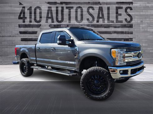 Used 2017 Ford F350 Lariat w/ Lariat Value Package AWD/4WD image 1