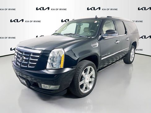 Used 2011 Cadillac Escalade ESV Premium image 3