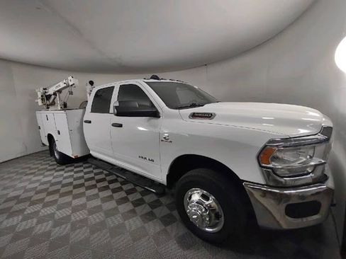 Used 2022 RAM 3500 Tradesman w/ Chrome Appearance Group AWD/4WD image 10