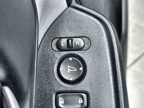 Used 2017 Honda CR-V LX image 13