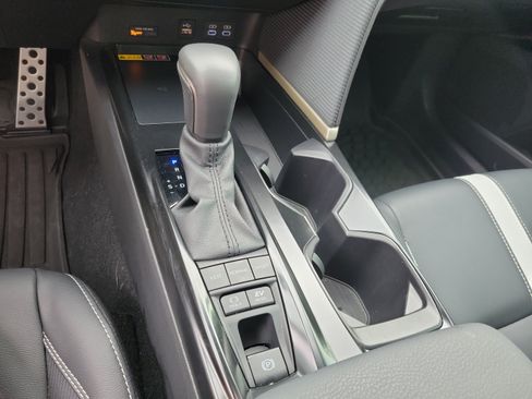 Certified 2025 Toyota Camry SE FWD image 20
