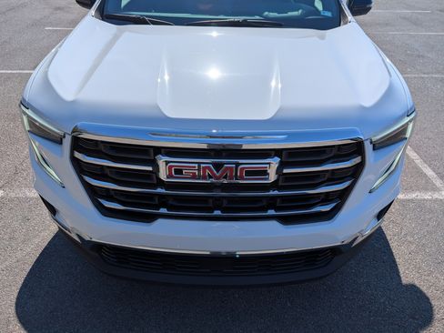 Used 2025 GMC Acadia Elevation image 12