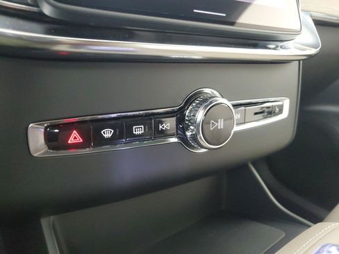 Certified 2026 Volvo XC90 B6 Plus w/ Protection Package Premier AWD/4WD image 31