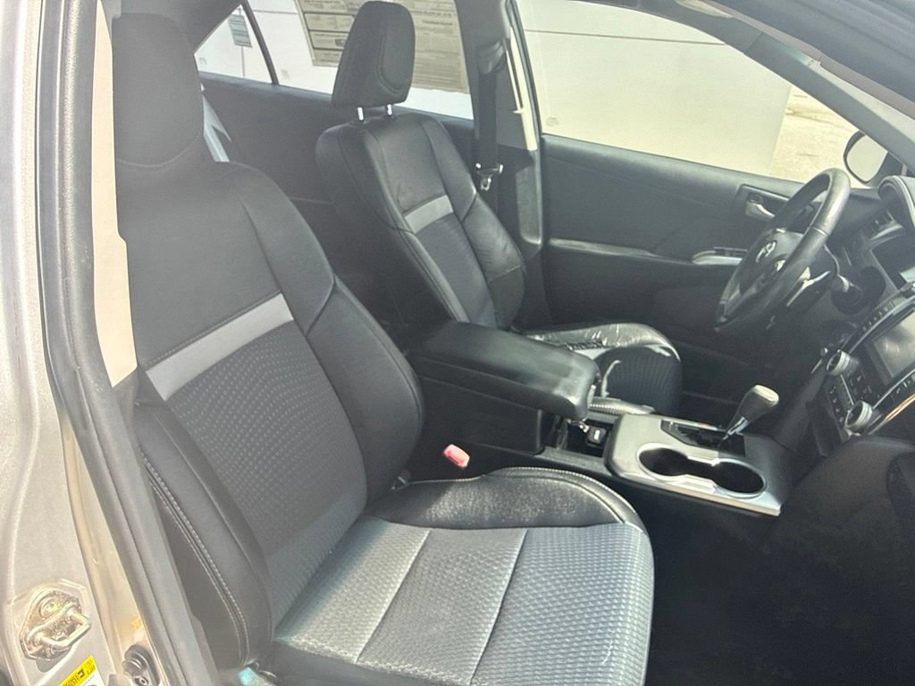 Used 2014 Toyota Camry SE FWD image 31